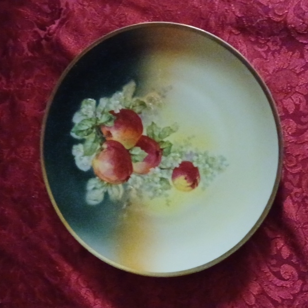VINTAGE GERMAN CROWN DECORATIVE PLATE